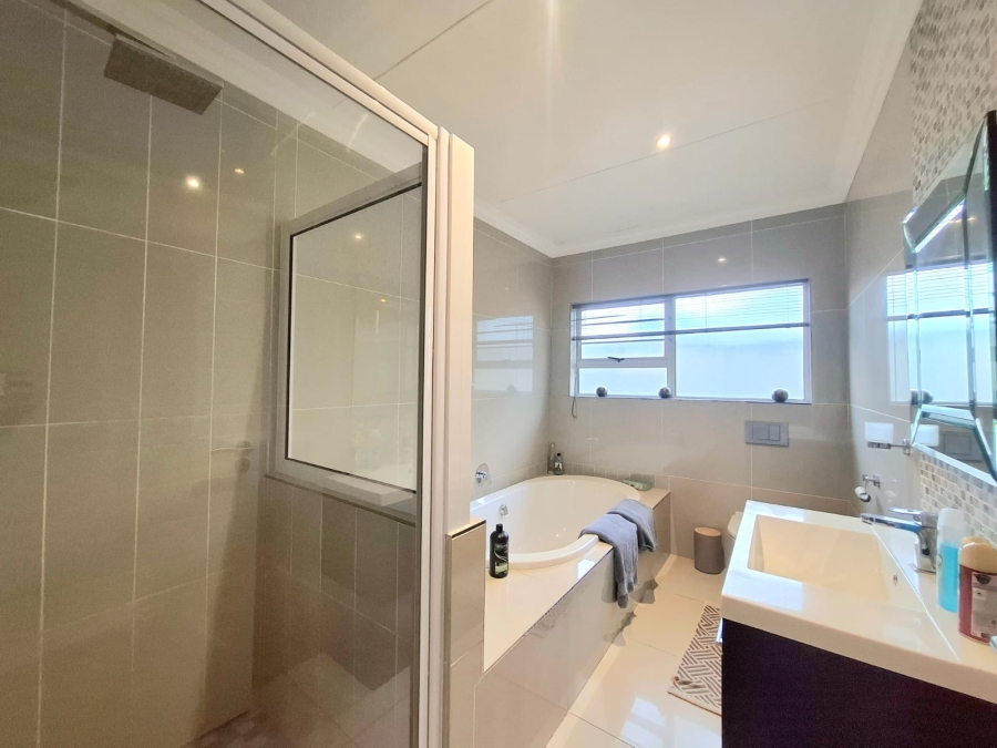 3 Bedroom Property for Sale in Nahoon Valley Park Eastern Cape